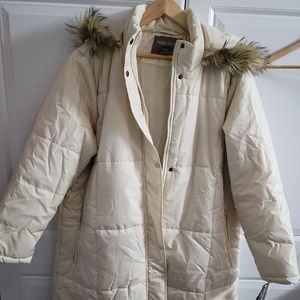 Totes brand long puffy tan off white zipper and snaps with fur lined hood